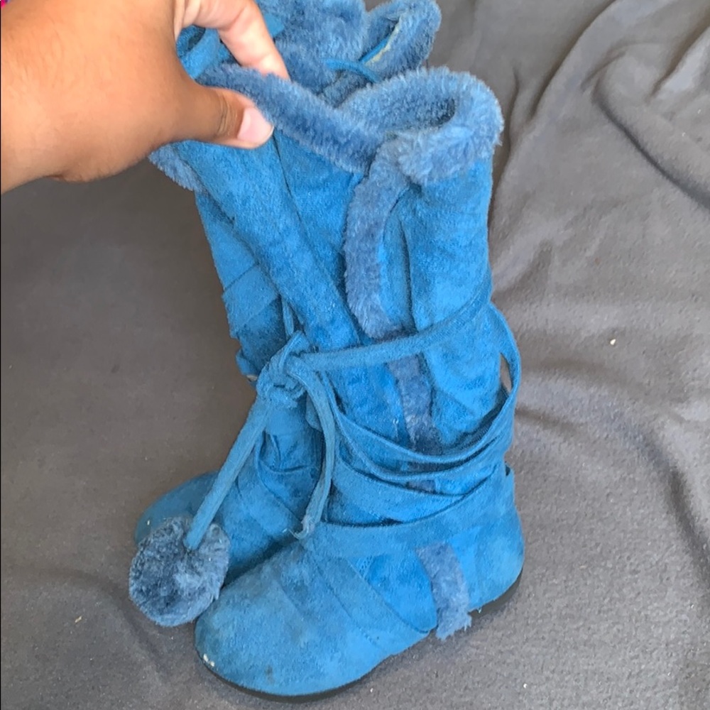 Size 7 snow boots